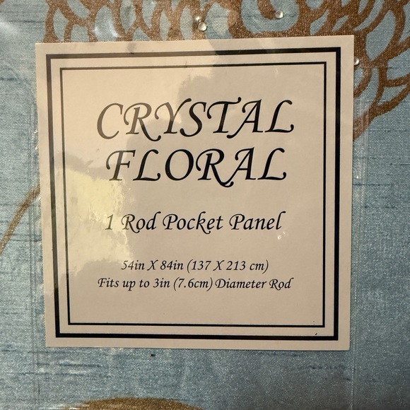 CRYSTAL FLORAL
4 Rod Pocket Panel
54in X 84in (137 X 213 cm) gorgeous colors - Picture 7 of 11